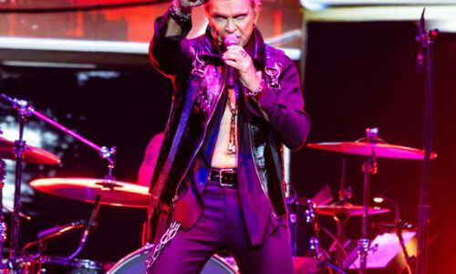 Billy Idol rocks Nashville with rebel yells & raw energy