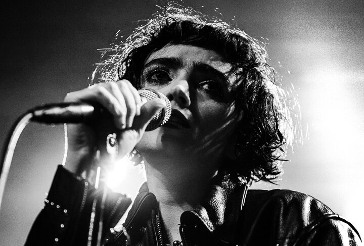 Sir Chloe confesses secrets to St. Louis with Venus & the Flytraps